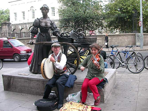 Los musicos amenizan las calles de Dublin